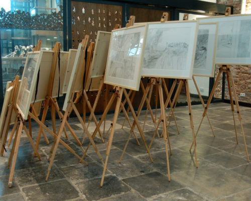 Een Genoegelijk Gemis, installatie/tekeningen, Tentoonstelling Tracing Places, Janskerk, Haarlem, 2008