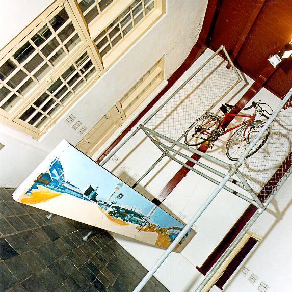 The Moment, geënsceneerde schildering, tekeningen, schilderijen, staal en objecten5 x 5 x 6 m, 1998 The Moment, Kunstcentrum De Twee Wezen, Enkhuizen